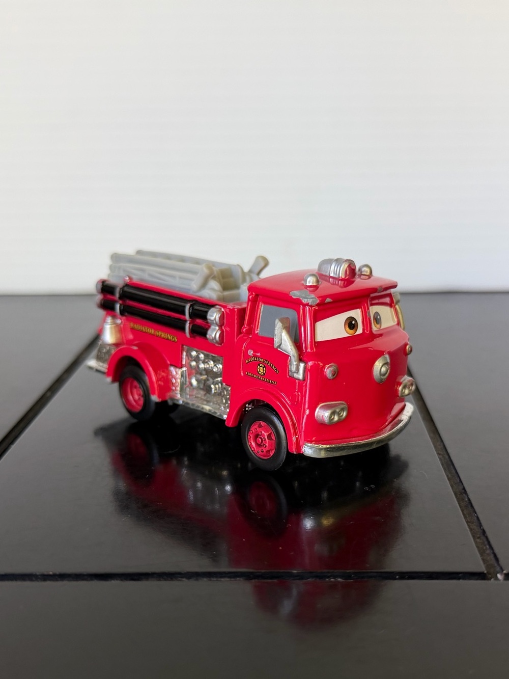 Disney Pixar Cars Red The Fire Truck 1:55 Scale diecast